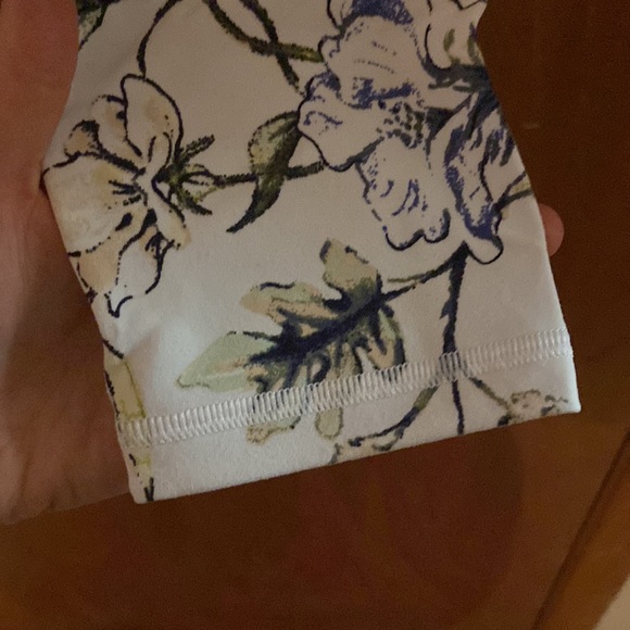 Victoria Sport Leggings - Picture 4 of 5